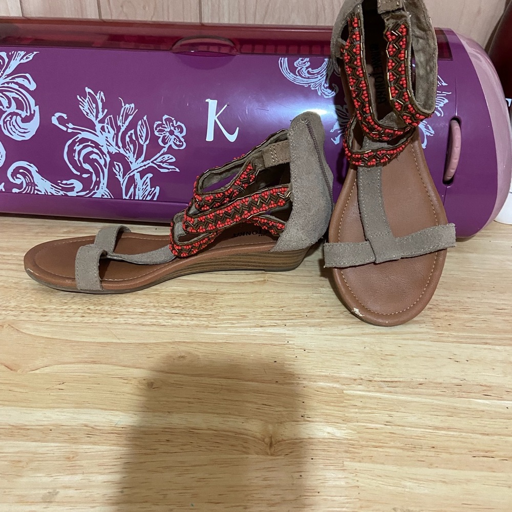 Sandal